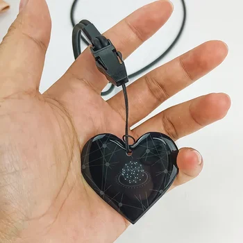 AIBAOTONG Терагерцовая карта хранене, черна висулка във формата на сърце със силикон йонна на веригата