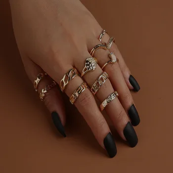 Модерна индивидуалност 2021 г., нови бижута, Златен пръстен, Кухи прост стил, модерен, креативен Ретро Комплект пръстени с геометрична инкрустация на скъпоценни камъни