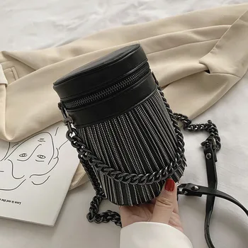 Дамска ръчна чанта във формата на бъчва, мини-модерна чанта кофа с пискюли, наплечная чанта за жени, дизайнерски чанти-слинги на веригата, черни