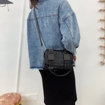 Дамска чанта Проста ретро-верижка на китката с нитове под формата на черепа Женствена чанта през рамо Модерна чанта в стил хип-хоп